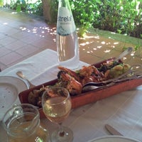 Foto diambil di Restaurante Mira Freita oleh Philippe S. pada 8/31/2012