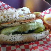 Foto tomada en BobbyG&amp;#39;s Chicago Eatery  por Mike M. el 4/13/2012