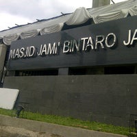 Photo taken at Masjid Jami&amp;#39; Bintaro Jaya by jemianto yaqub s. on 11/5/2011