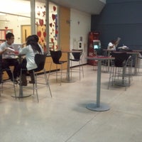 Photo taken at Tropical Smoothie Cafe - UIC Recreational Facility by University of Illinois at Chicago on 4/23/2012