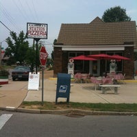 Photo taken at Station Pizzeria by Jeff B. on 6/13/2011