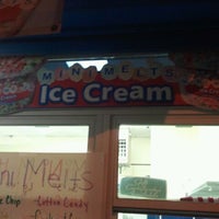 Photo taken at Scoopz (frmr Lia&amp;#39;s Ices) by Rebecca T. on 8/18/2011