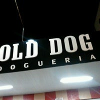 Foto tirada no(a) Old Dog Dogueria por Ana Claudia P. em 6/14/2012