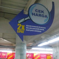 Photo taken at Hypermart by Dwi Andika B. on 2/8/2012