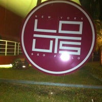 รูปภาพถ่ายที่ Club Lotus โดย Roberto F. เมื่อ 3/18/2012