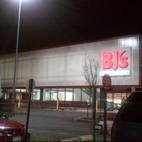 Photo taken at BJ&amp;#39;s Wholesale Club by Tanell on 11/25/2011