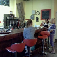 9/24/2011 tarihinde Elizabeth B.ziyaretçi tarafından Wired! Cafe &amp; Coffee Bar'de çekilen fotoğraf