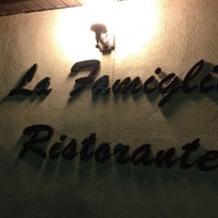 5/13/2012 tarihinde Matthew A.ziyaretçi tarafından La Famiglia'de çekilen fotoğraf