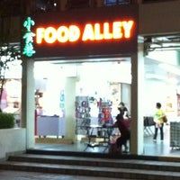 Photo taken at Food Alley @ Blk 190 by Alan T. on 10/25/2011