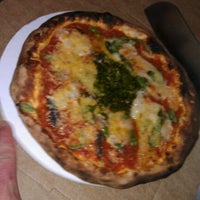 9/24/2011 tarihinde Seth C.ziyaretçi tarafından Bono Pizza'de çekilen fotoğraf