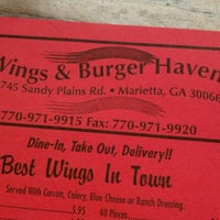 Foto tomada en Wings &amp;amp; Burger Haven  por @thekencook el 6/20/2012