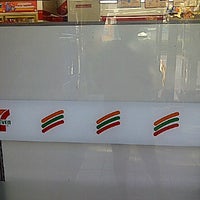 Photo taken at 7-Eleven (เซเว่น อีเลฟเว่น) by Pakkard. B. on 1/14/2012