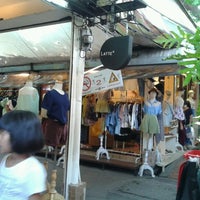 Photo taken at จตุจักร ตลาดเสื้อผ้า by Aom I. on 7/29/2012