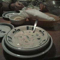 Photo taken at Olive Garden by Leslie B. on 1/28/2012