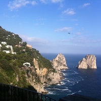 Foto tomada en Capri Tiberio Palace  por Steven M. el 6/19/2011