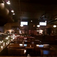 Foto tirada no(a) McFadden&amp;#39;s Restaurant-Saloon por Dick T. em 12/17/2011