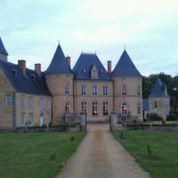 Foto diambil di Château de Vaulogé oleh Martin B. pada 10/12/2011