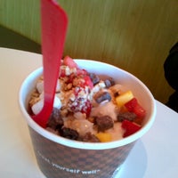 Photo taken at Red Mango by Penelope L. on 12/26/2011