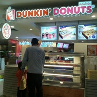 Photo taken at Dunkin&amp;#39; Donuts by ณุ i. on 9/30/2011