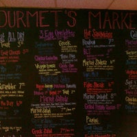 Photo taken at Holly&#39;s Gourmet&#39;s Market &amp; Cafe by Leo K. on 4/3/2011