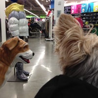 Photo taken at Old Navy by Mia on 11/12/2011