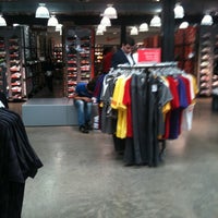 Photo taken at Nike Outlet by Vagner S. on 10/19/2011