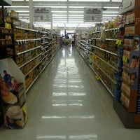 Photo taken at Food Town by Dontavious M. on 10/24/2011