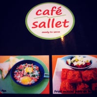 Photo taken at Cafe&amp;#39; Sallet by LingLing T. on 3/17/2012