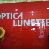 Photo taken at Óptica Lunettes by Diego C. on 9/3/2011