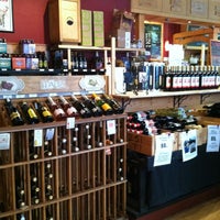 4/13/2012にRobyn M.がAdega Wine Cellars &amp;amp; Cafeで撮った写真