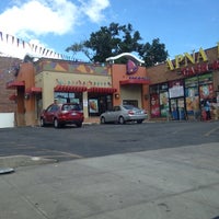 Photo taken at Taco Bell by Sulaiman on 7/21/2012