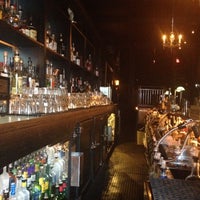 Foto tomada en Sip Bar &amp;amp; Lounge  por John-Eric S. el 7/7/2012
