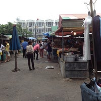 Photo taken at ตลาดนัดสน.ตลิ่งชัน by Kalayanee D. on 8/7/2012