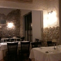 Photo taken at Pizzeria Tonino by Ezzeddine J. on 10/1/2011