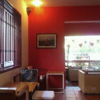 Photo taken at Baitong Restaurant | ភោជនីយដ្ឋាន បៃតង by Narath S. on 11/1/2011