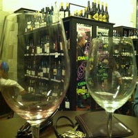 Foto tirada no(a) Monopole Wine por Marco R. em 7/20/2012