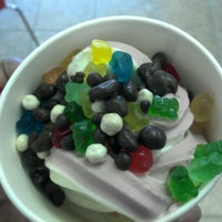 Das Foto wurde bei BerrySimple Yogurt von Dwayne B. am 9/1/2012 aufgenommen