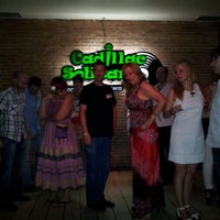 Foto tirada no(a) Cadillac Solitario por Calipso Fun People Singles R. em 8/19/2012