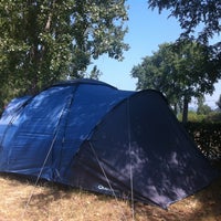 รูปภาพถ่ายที่ Dömös Camping โดย Ági H. เมื่อ 7/8/2012