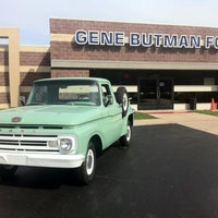 Foto scattata a Gene Butman Ford da Tom B. il 6/13/2012