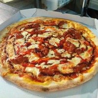 Foto scattata a Pizzeria Da Luiggi da Motoreparto.com il 7/27/2012