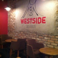Foto tomada en Westside Cafe Bistro  por Doga O. el 3/20/2012