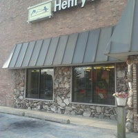 Henry's Sports and Bait - Bridgeport - 1 tip from 82 visitors