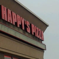 2/22/2012にPaul D.がHappy&amp;#39;s Pizzaで撮った写真
