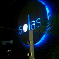 Снимок сделан в Solas Lounge &amp;amp; Rooftop Bar пользователем Chloe P. 7/22/2012