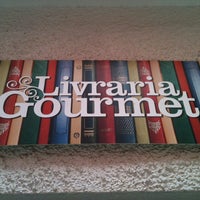 Foto tirada no(a) Livraria Gourmet por Rodrigo C. em 4/24/2012
