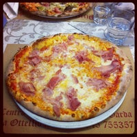 Photo taken at Pizzeria La Vela by Thomas R. on 5/16/2012