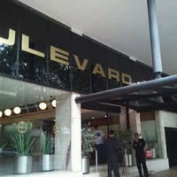 รูปภาพถ่ายที่ Hotel Boulevard Plaza โดย Johnny S. เมื่อ 8/17/2012