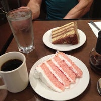 7/25/2012 tarihinde Whitney H.ziyaretçi tarafından Neuhaus Cafe'de çekilen fotoğraf