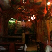 Das Foto wurde bei Los Primos Restaurant von Robert W. am 12/12/2011 aufgenommen